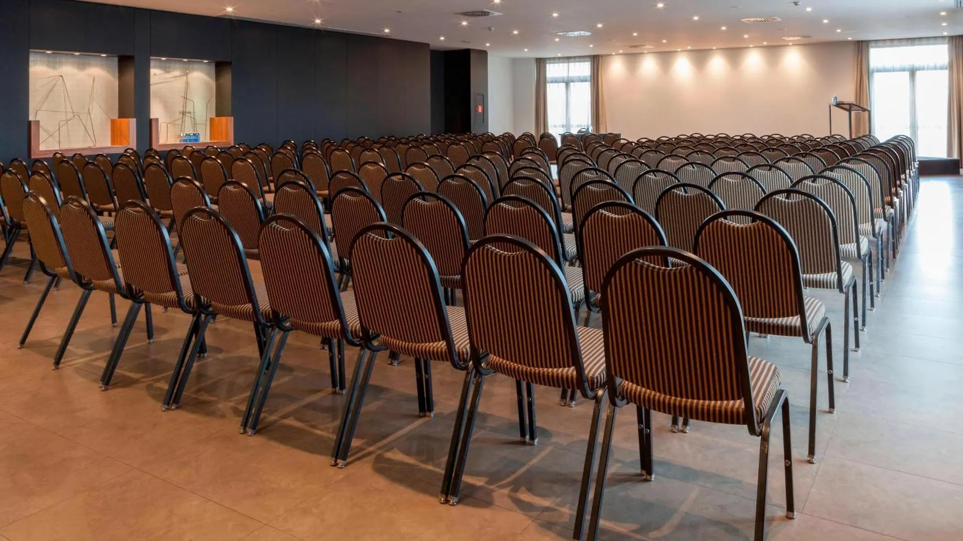 Ac Hotel By Marriott Madrid Airport Coslada İspanya